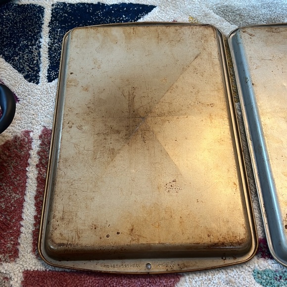 Two cookie/baking sheets - Picture 6 of 7